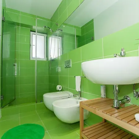 Ana's Sunny Apartment Lisbon